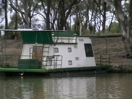 boat 018.jpg
