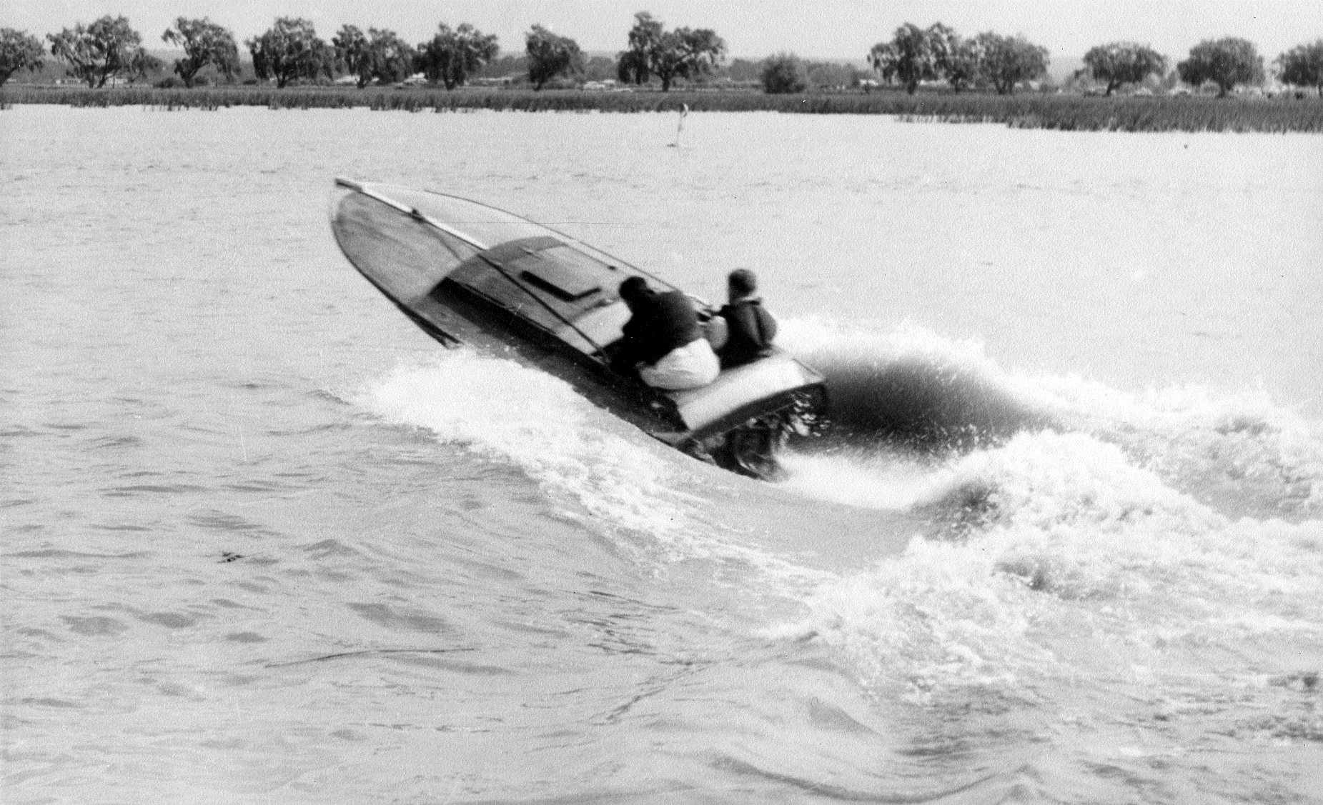 img319 Hopalong-Brian Scheldt & Ronnie Smith Lake Guthridge 1959.jpg