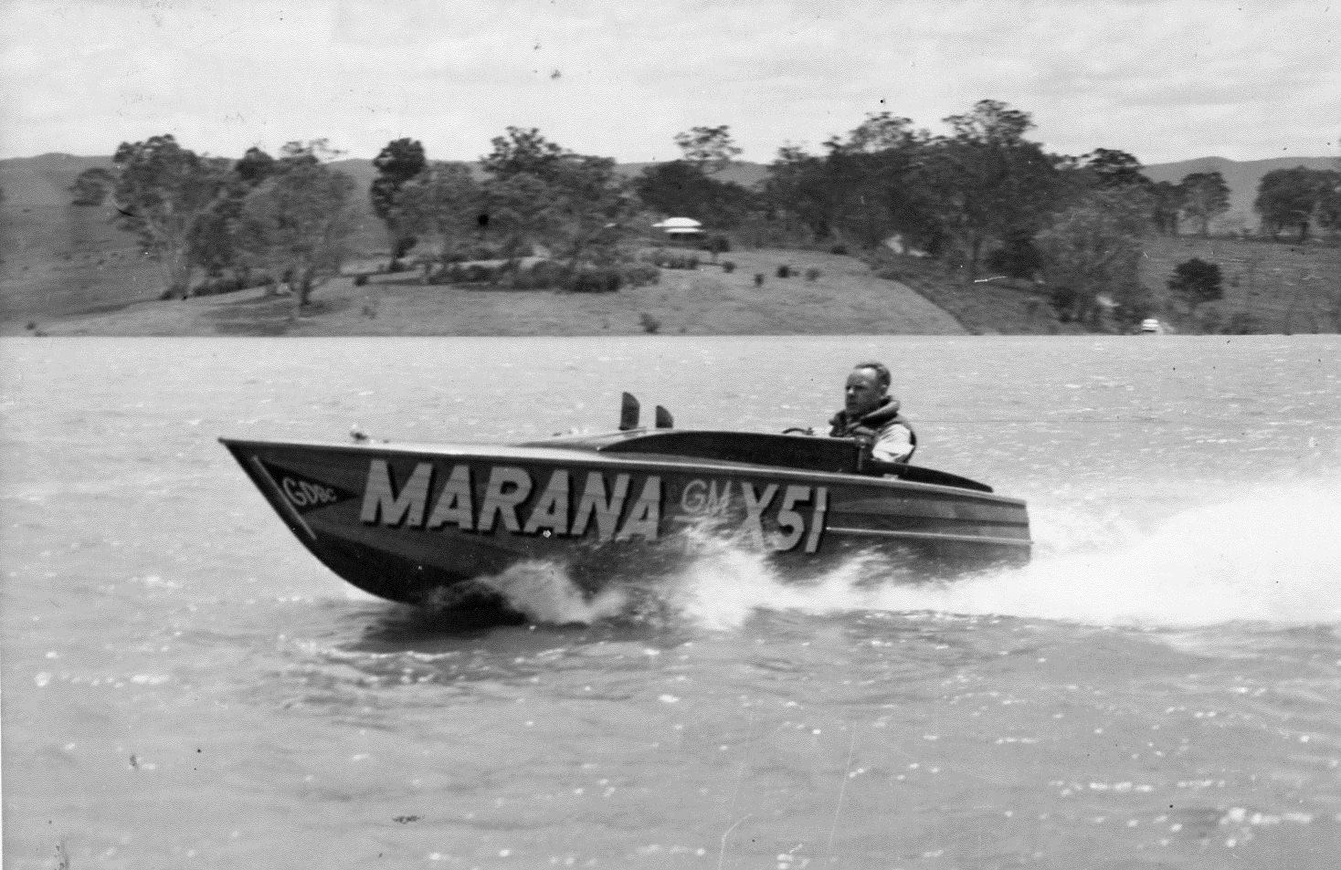 img330 Marana- Gordon Higgins back course Glenmaggie 1960-1.jpg