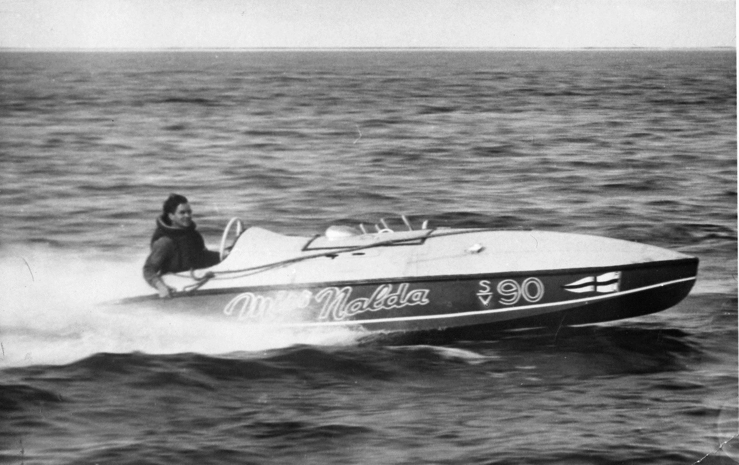 img354 Miss Nalda- Lester Jackson Lake Wellington at Marley Point 1958-9.jpg